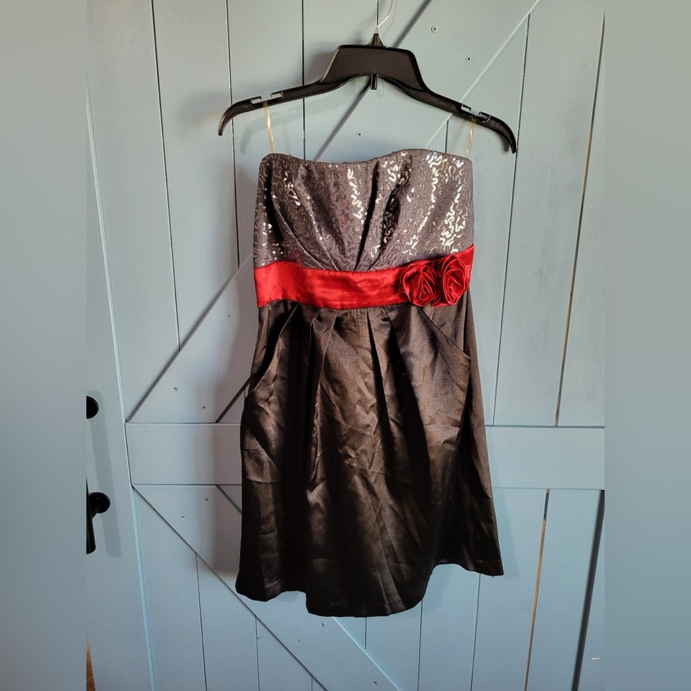 Speechless Black Silver Red Strapless Dress Juniors Size 5 Satin Sequins Rose